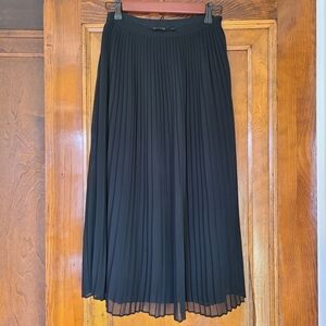 Massimo Dutti Black Pleated Midi Skirt